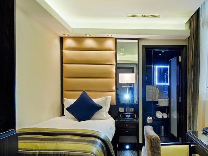 Park Grand Mayfair Лондон Экстерьер фото A room at the hotel