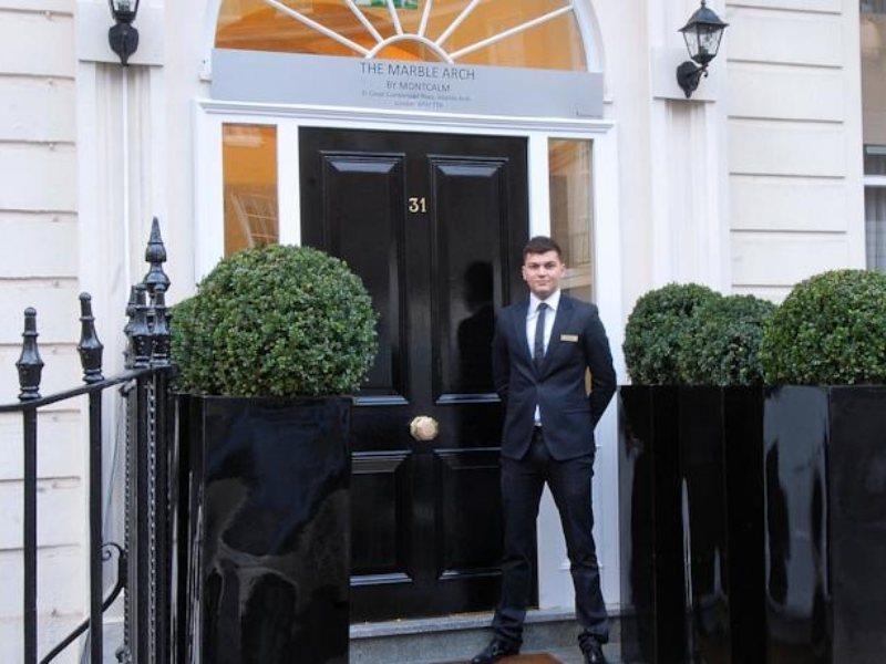 Park Grand Mayfair Лондон Экстерьер фото The entrance to The Wallace Collection