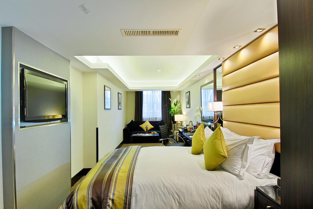 Park Grand Mayfair Лондон Экстерьер фото A suite at the hotel